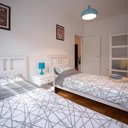 Apartment Ema Central 2